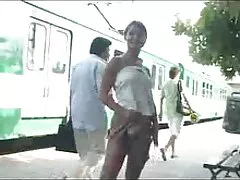 Młoda dziwka darmowe filmy porno z wytryskiem w cipce z ubraniami