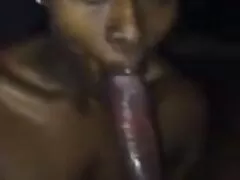 Koleżanki na zmianę darmowe filmy erotyczne na żywo obciągają kutasa Dildo