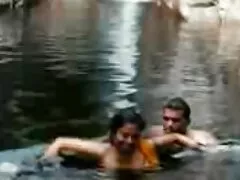 Cicha burzowa laska była namiętna na erotyczne filmy erotyczne kanapie