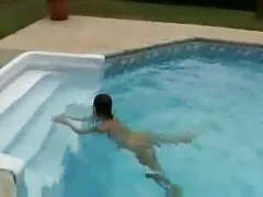 Brunetka bierze Wielki kutas w darmowe gry porno bez logowania ustach