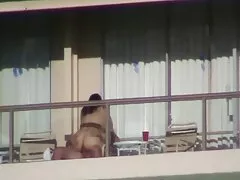 Piękna blondynka wpadła do otworu i wypełniła usta darmowe filmy porno długie spermą