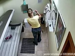 Piękny blondynka w the dziura krótkie darmowe filmiki erotyczne